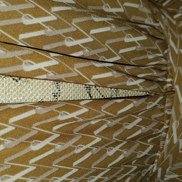 Dress - Picture 7 of 8